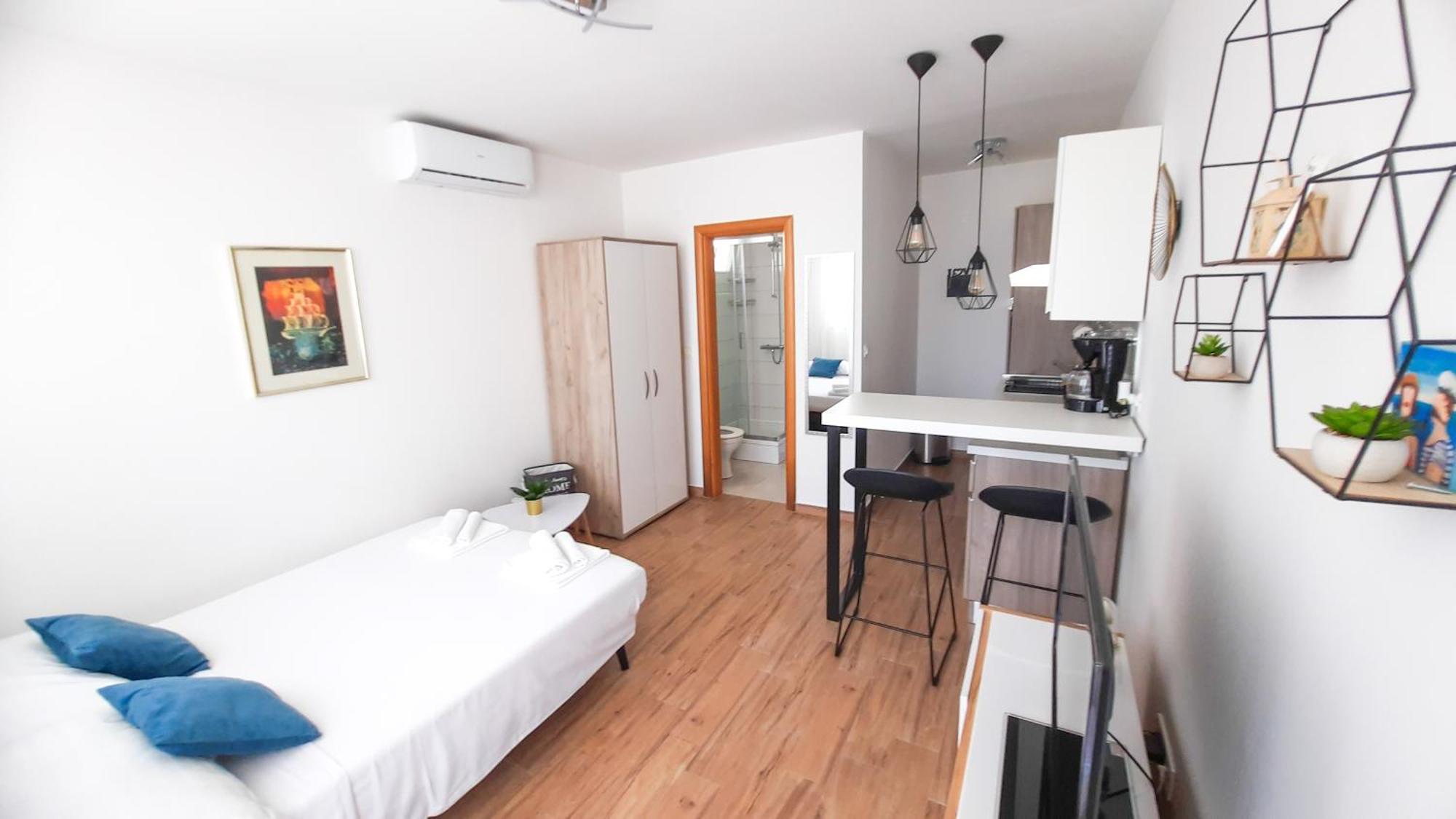 Studio Apartman Kiara Bol Exteriör bild